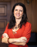 cristina.jpg cristina.jpg